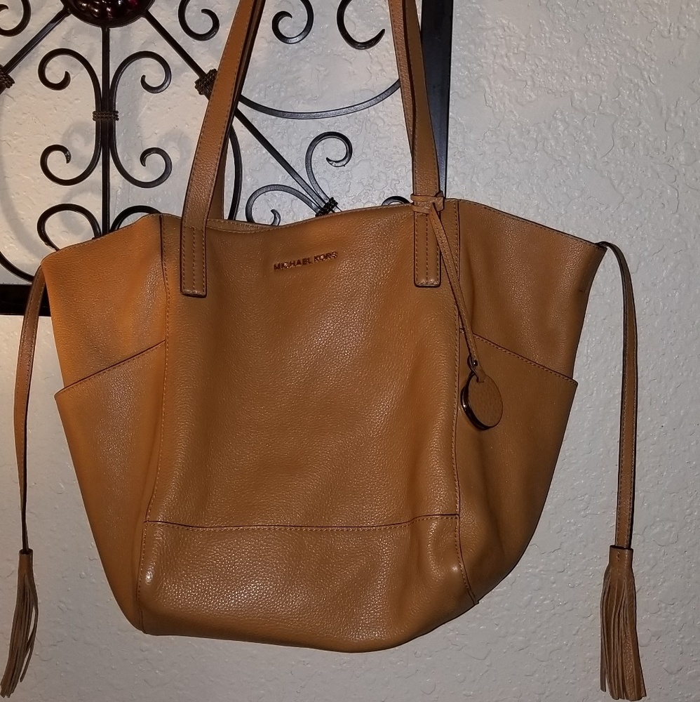 Michael Kors hobo pebble leather bag